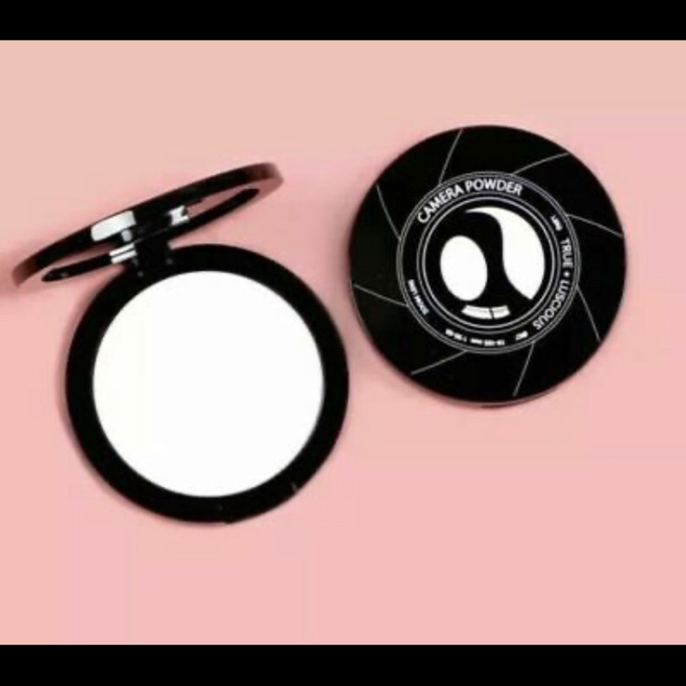 True Luscious Camera Invisible Powder ❤️5/$25❤️ - Picture 2 of 8